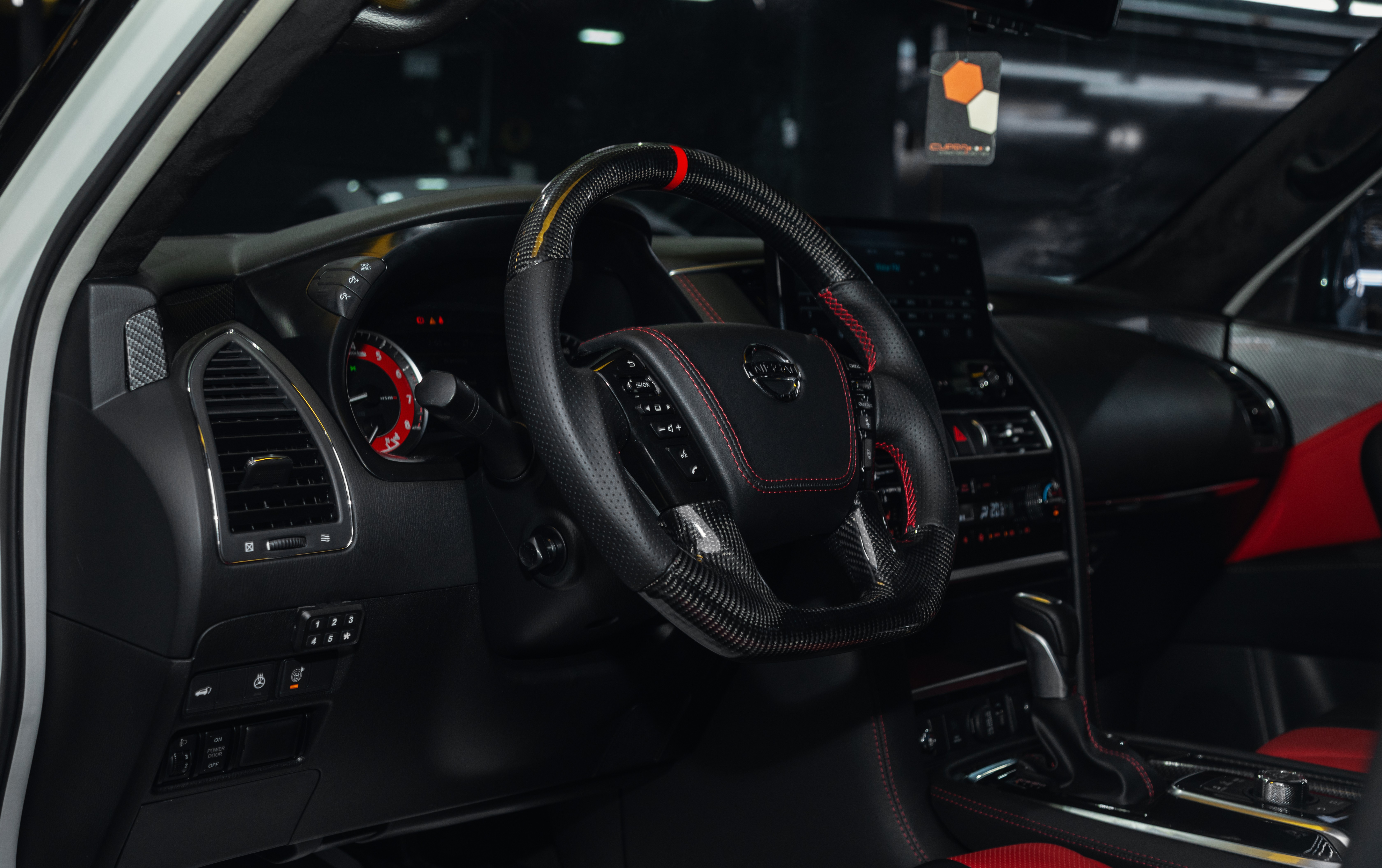 عجلات القيادة